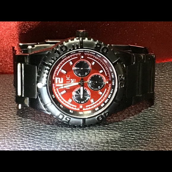 RARE RED RELIC - Picture 6 of 8